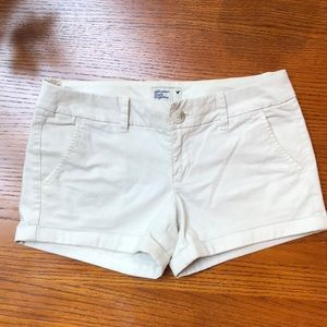 American eagle tan shorts